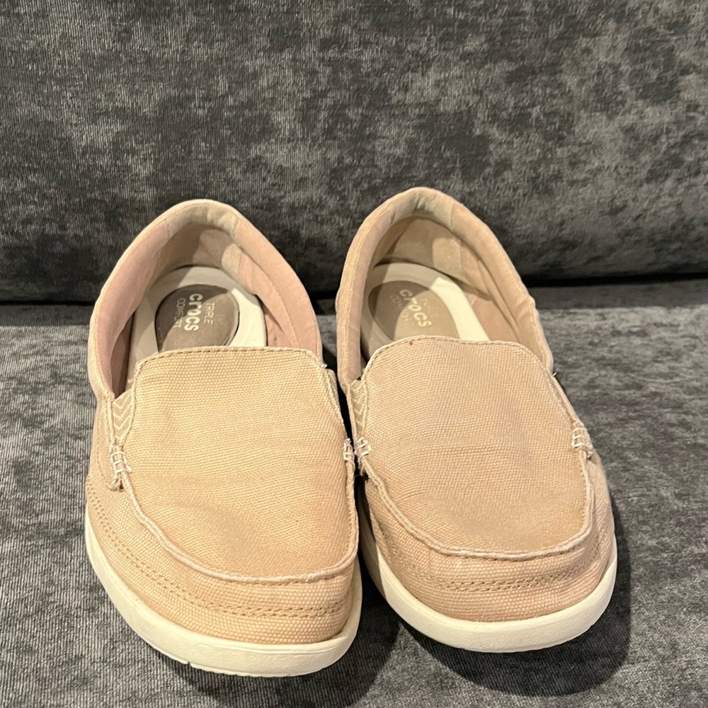 CROCS Women’s Loafers 9